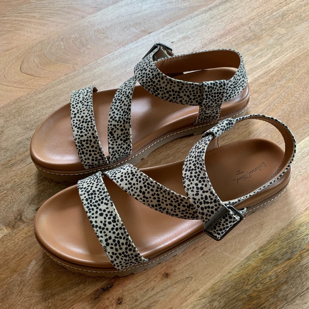Universal Thread Women’s Annika cheetah print sandal wedge